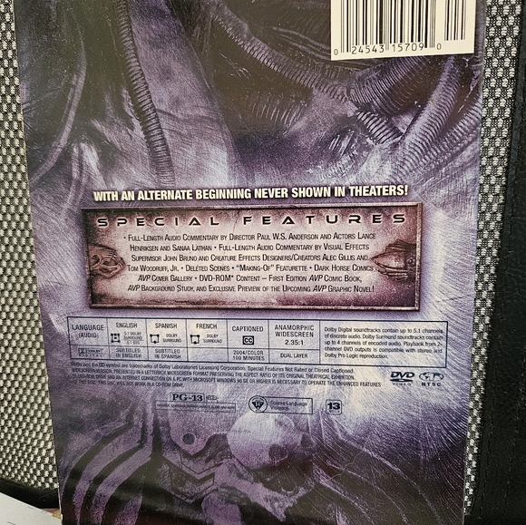 AVP--Alien vs. predators dvd disc - Picture 2 of 2